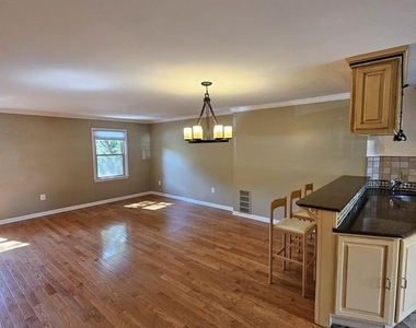 10218 Arizona Circle - Photo Thumbnail 5