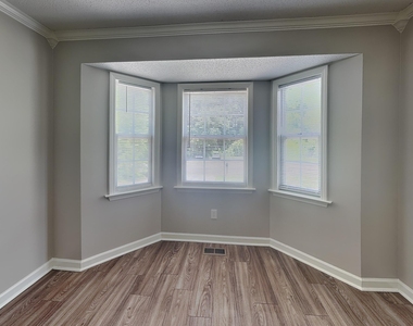 104 Roundtree Court - Photo Thumbnail 3