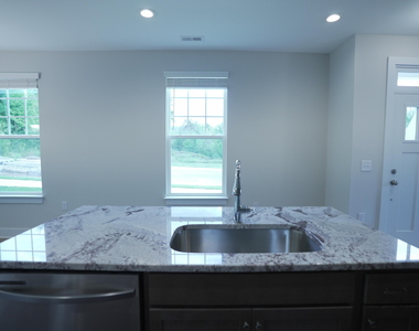 919 Hillman Lane - Photo Thumbnail 6