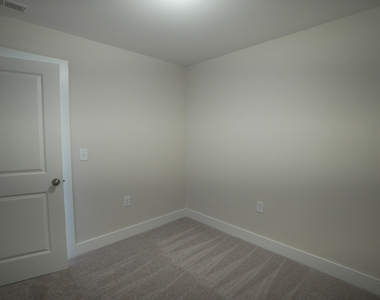 919 Hillman Lane - Photo Thumbnail 36