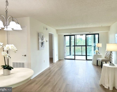 15101 Interlachen Drive Drive - Photo Thumbnail 2