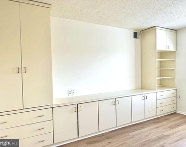 15101 Interlachen Drive Drive - Photo Thumbnail 12