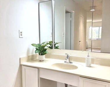 15101 Interlachen Drive Drive - Photo Thumbnail 15