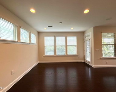 238 Begen Street - Photo Thumbnail 9