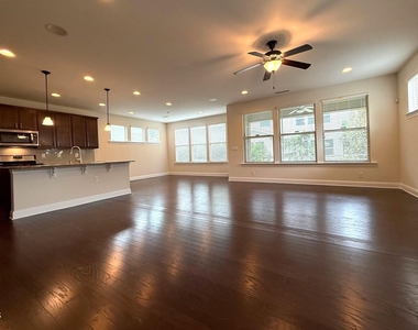 238 Begen Street - Photo Thumbnail 2