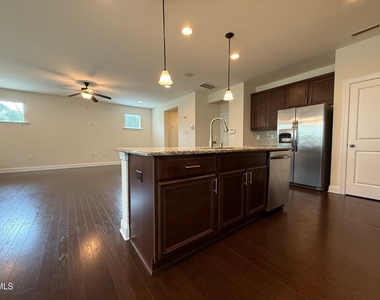 238 Begen Street - Photo Thumbnail 6