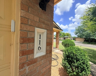 116 Spur Cv - Photo Thumbnail 2
