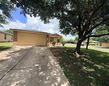 116 Spur Cv - Photo Thumbnail 1