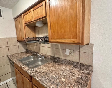 4322 Gillis St - Photo Thumbnail 10