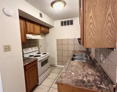 4322 Gillis St - Photo Thumbnail 8