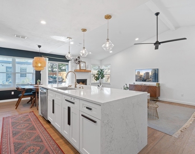 4916 Transit Cir - Photo Thumbnail 7