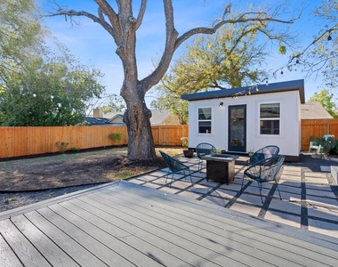 4916 Transit Cir - Photo Thumbnail 18