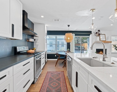 4916 Transit Cir - Photo Thumbnail 8