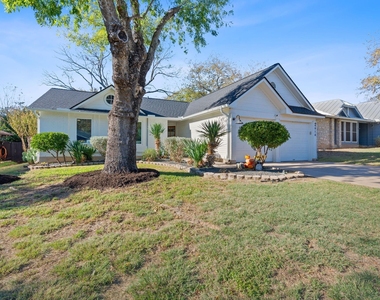 4916 Transit Cir - Photo Thumbnail 2