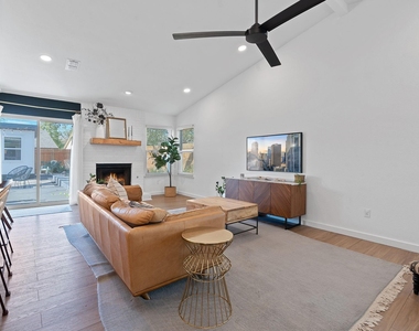 4916 Transit Cir - Photo Thumbnail 4