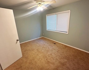 807 Windstream Way - Photo Thumbnail 9