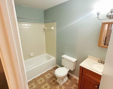 807 Windstream Way - Photo Thumbnail 10