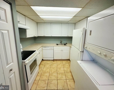 807 Windstream Way - Photo Thumbnail 3