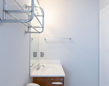2102 Courtney St - Photo Thumbnail 21
