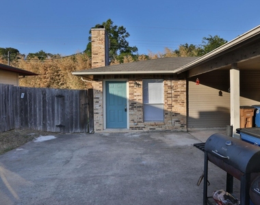 2102 Courtney St - Photo Thumbnail 25