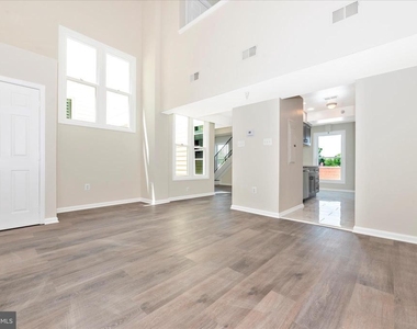 205 Market-thru 207 Street - Photo Thumbnail 2