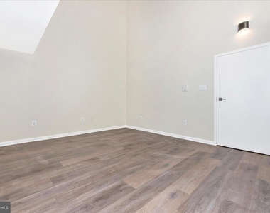 205 Market-thru 207 Street - Photo Thumbnail 6