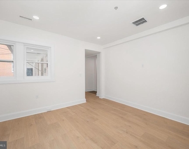 113 Market-thru 115 Street - Photo Thumbnail 2