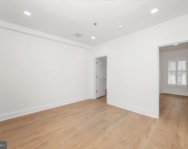 113 Market-thru 115 Street - Photo Thumbnail 3
