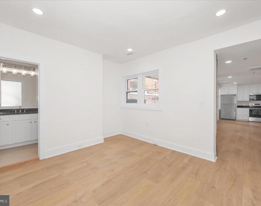 113 Market-thru 115 Street - Photo Thumbnail 4