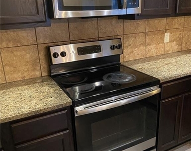 421 Jack Rabbit Ln - Photo Thumbnail 17
