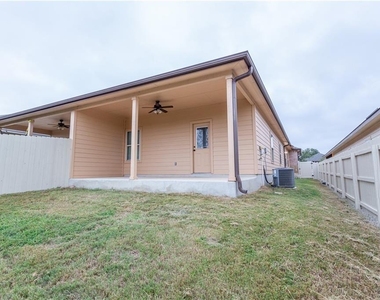 421 Jack Rabbit Ln - Photo Thumbnail 15
