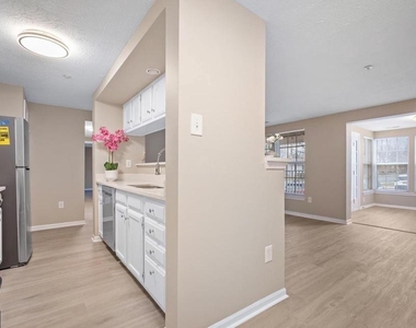 607 Himes Avenue - Photo Thumbnail 12
