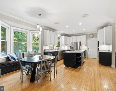 11203 Dancer Court - Photo Thumbnail 7