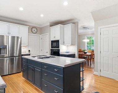 11203 Dancer Court - Photo Thumbnail 6