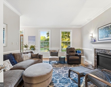 11203 Dancer Court - Photo Thumbnail 21