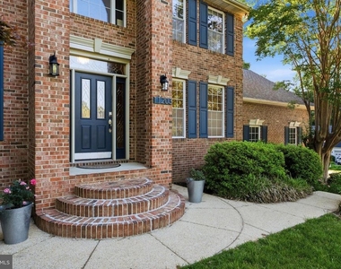 11203 Dancer Court - Photo Thumbnail 1