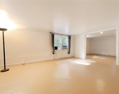 1501 W 9th St - Photo Thumbnail 2