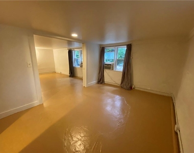 1501 W 9th St - Photo Thumbnail 22