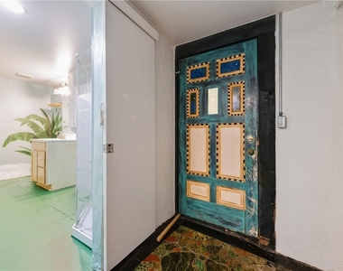 1501 W 9th St - Photo Thumbnail 12