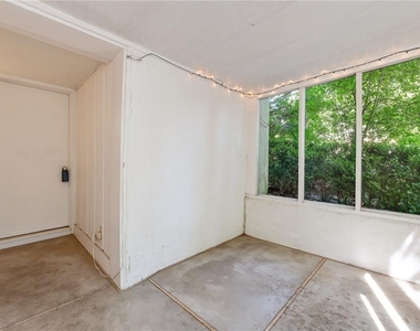 1501 W 9th St - Photo Thumbnail 13
