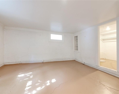 1501 W 9th St - Photo Thumbnail 3