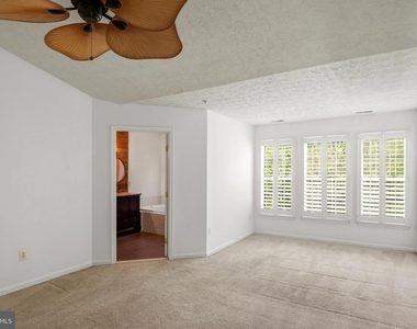 9805 Redwing Drive - Photo Thumbnail 17