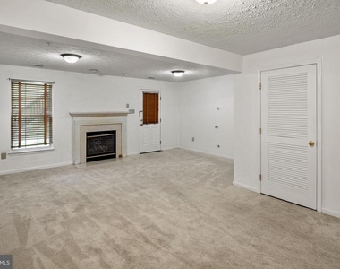 9805 Redwing Drive - Photo Thumbnail 20