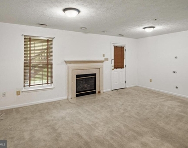 9805 Redwing Drive - Photo Thumbnail 6