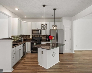 9805 Redwing Drive - Photo Thumbnail 21