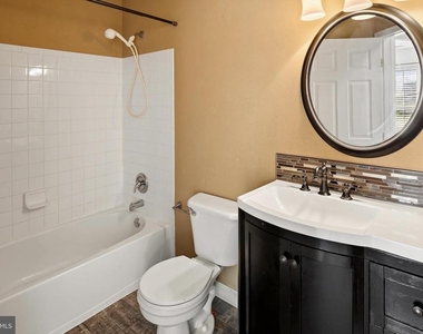 9805 Redwing Drive - Photo Thumbnail 29