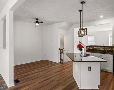 9805 Redwing Drive - Photo Thumbnail 22