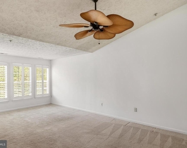 9805 Redwing Drive - Photo Thumbnail 16