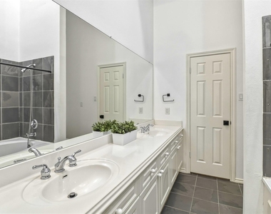 2918 Ranch Road 620 N - Photo Thumbnail 17