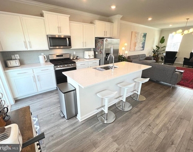 4917 Arcola Road - Photo Thumbnail 11
